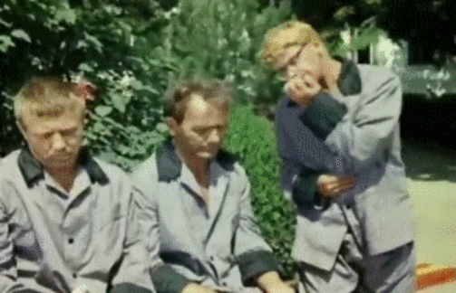 99px_ru_animacii_3708_v_psihiatricheskoj_bolnice_shurik_aleksandr_demjanenko_predlagaet_soobrazit.gif