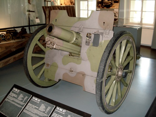 Regimental_gun_76mm_1927_front.jpg