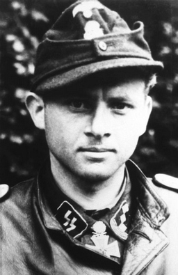 Bundesarchiv_Bild_146-1983-108-29,_Michael_Wittmann.jpg