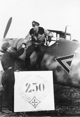 Bundesarchiv_Bild_183-J16509,_Günther_Rall(small).jpg