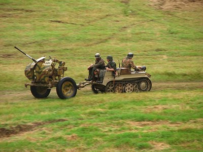 Sdkfz 2 Kettenkrad Tow.jpg