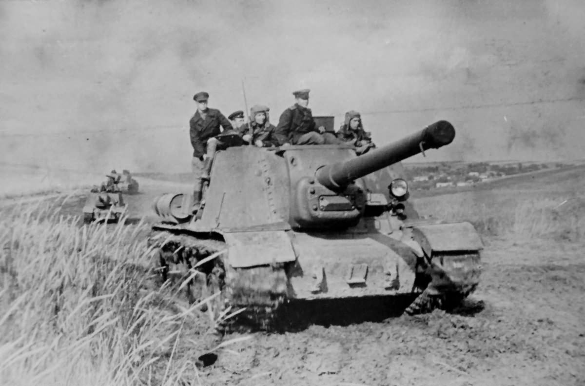 isu122_1st_ukrfront44_2.jpg
