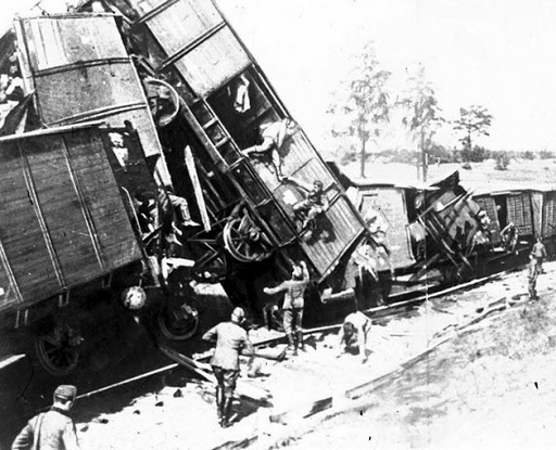 photo_train_wreck_1.png