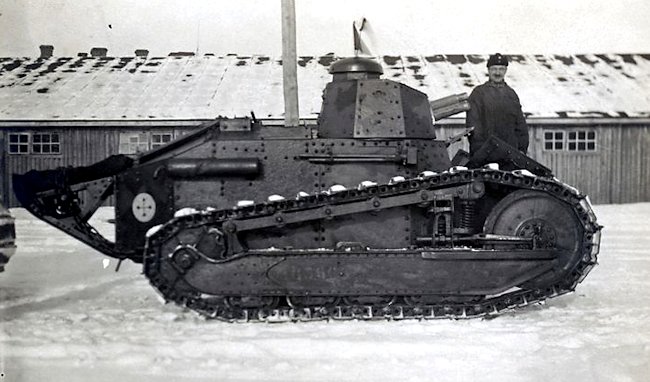 hameenlinna-finland-renault-ft.jpg