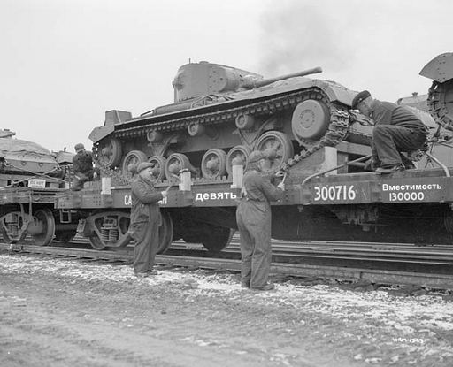 Valentine_tanks_on_train_(USSR).png