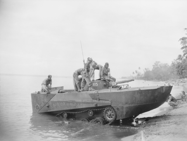 Amph_tank_(AWM_099057).jpg