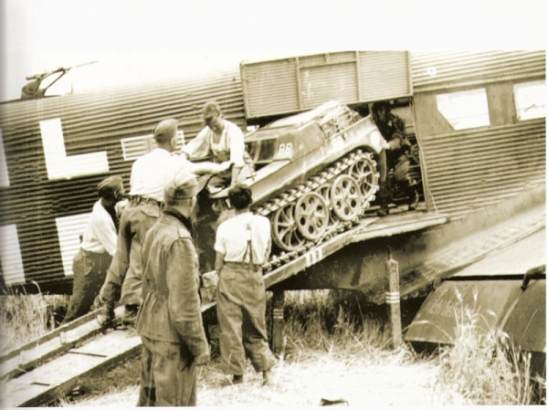 Sdkfz 2 Air Transportable Kettenkrad.jpg