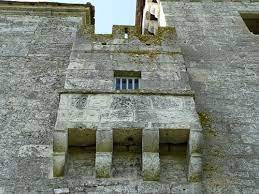 The Privy Heidelburg Schloss.jpg